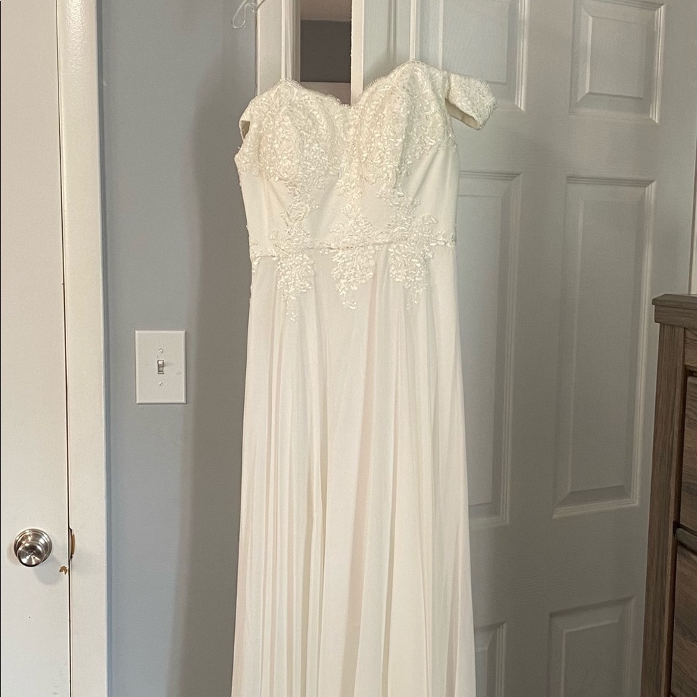 Wedding dress
